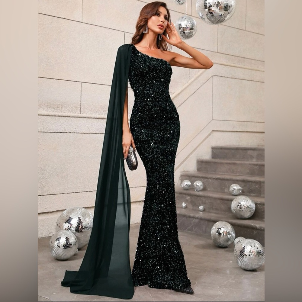 Party or prom dress color green